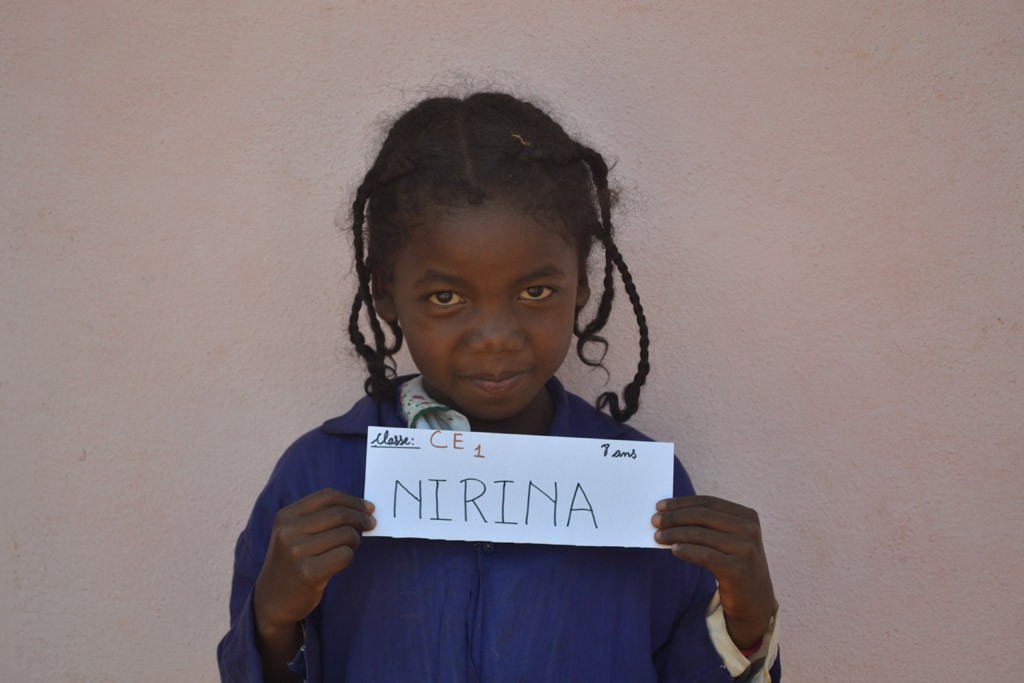 Evelyne- Nirina CE1, née en 2007, parrainée par Liria. Année scolaire 2015-2016